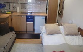 DOMEK Mona PRZY MORZU 3 Pokojowy-4 osobowy-4 łóżka, lub APARTAMENT Mona PRZY MORZU-ul Żeromskiego,przy centrum